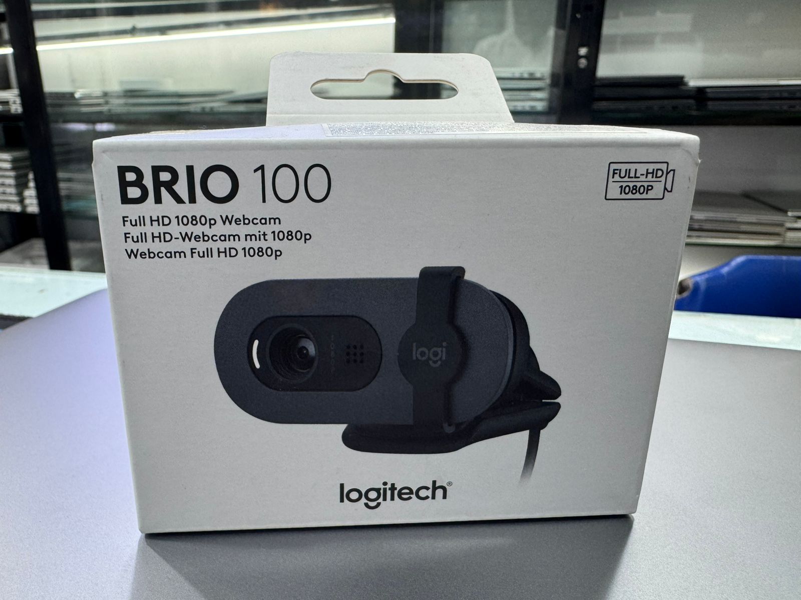 185a463d-36ef-4c40-80f6-15617bd4acf8.jpg Logitech Brio 100 Full HD 1080p Webcam for Meetings and Streaming, Auto-Light Balance, Built-in Mic, Privacy Shutter, USB-A, for Microsoft Teams, Google Meet, - Image 1